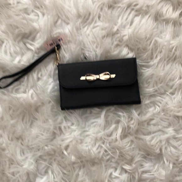 Victoria’s Secret wristlet wallet - Picture 3 of 3